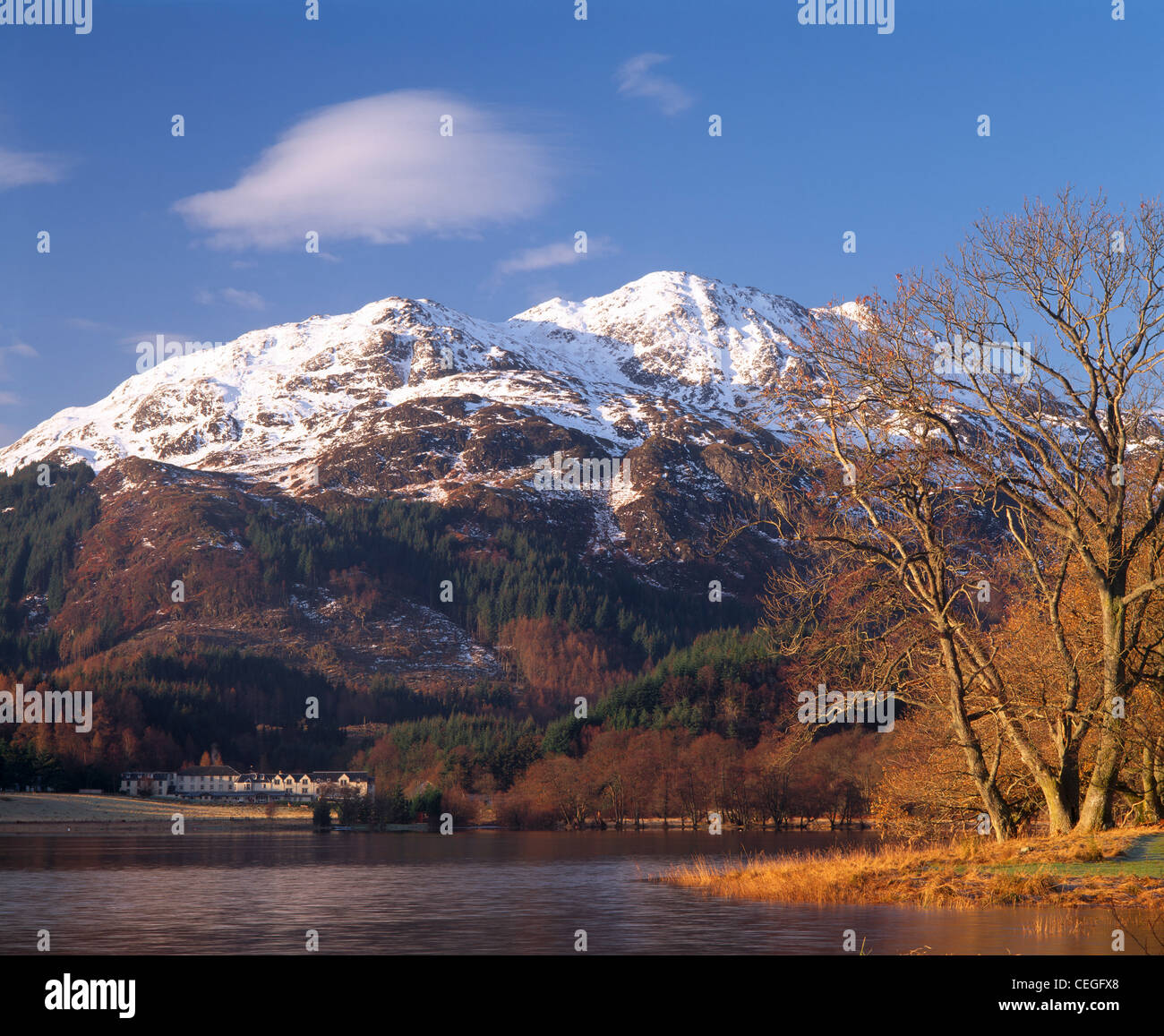 Ben Ort und Loch Achray, Trossachs, Stirlingshire, Schottland. In den Loch Lomond und Trossachs National Park. Stockfoto