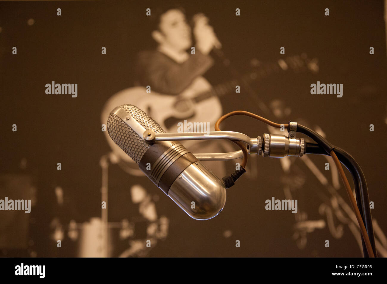 Elvis presley mikrofon -Fotos und -Bildmaterial in hoher Auflösung – Alamy