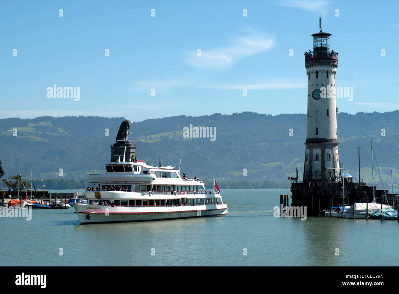 Hafen Sie Eingang von Lindau im Bodensee mit dem neuen Leuchtturm. Stockfoto