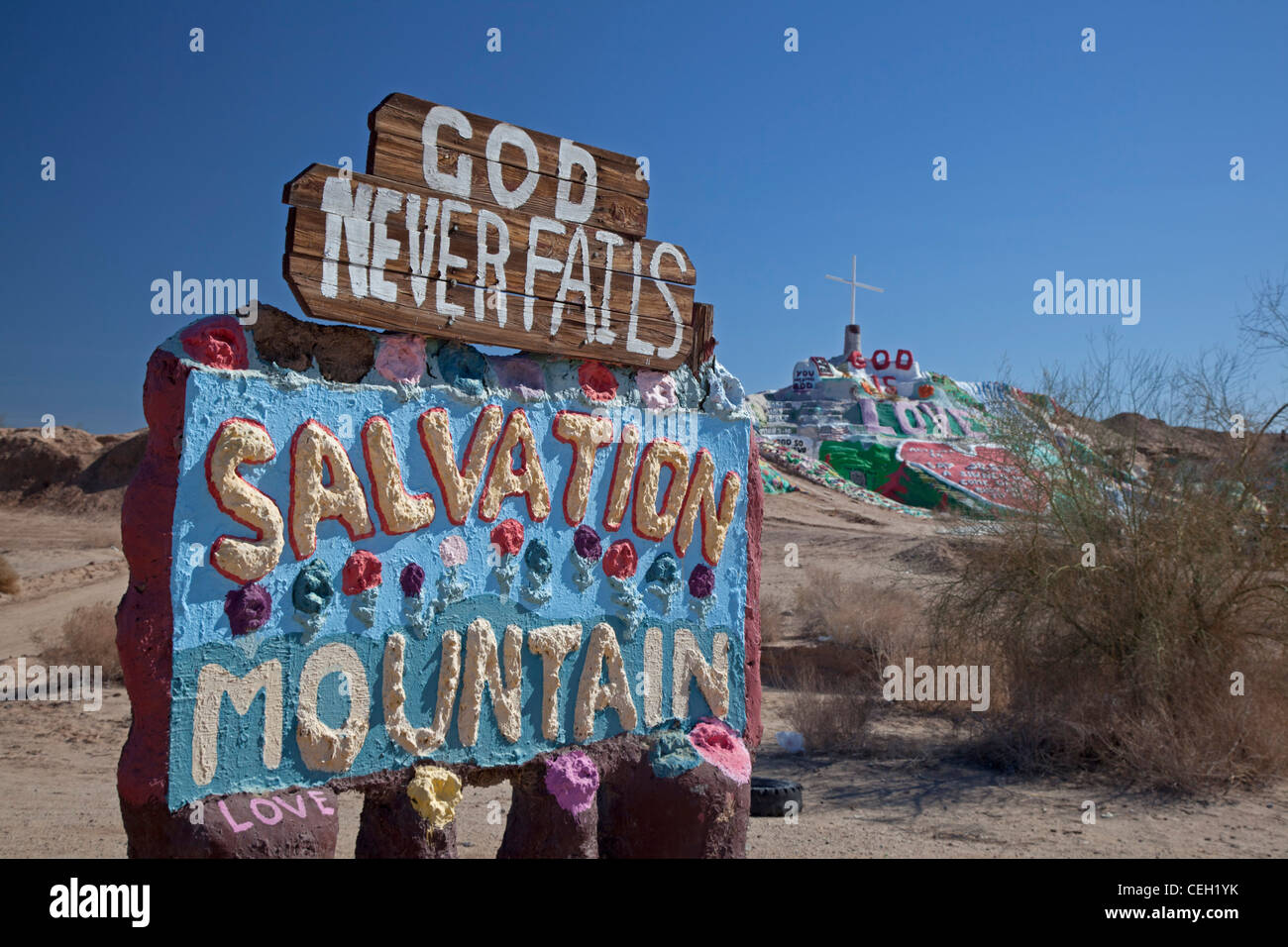 Eingang zum Salvation Mountain Stockfoto