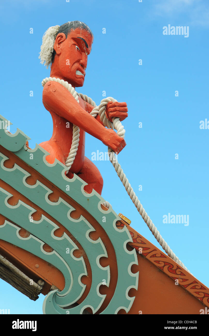 Fischer Balance Skulptur Metall - Dynamische Schreibtischdekoration