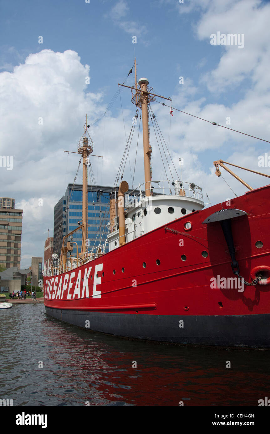 Maryland, Baltimore. Baltimore Harbor. chesapeake Museum, historische Licht Boot (aka floating Leuchtturm). Stockfoto