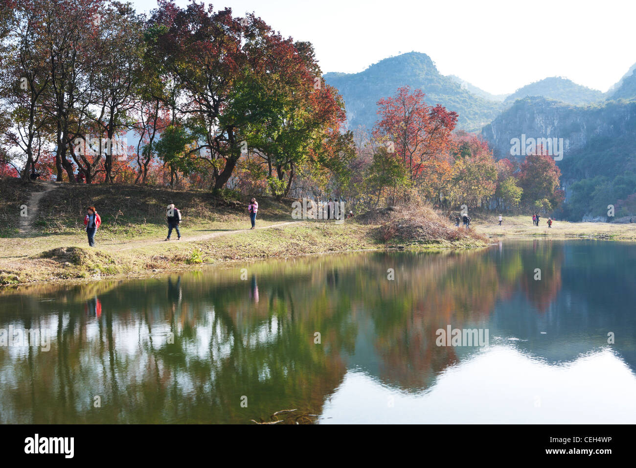 China Guilin Physische Geographie Guangxi Region Schönheit In der Natur Ahorn Blatt Reisen Landschaften Stockfoto