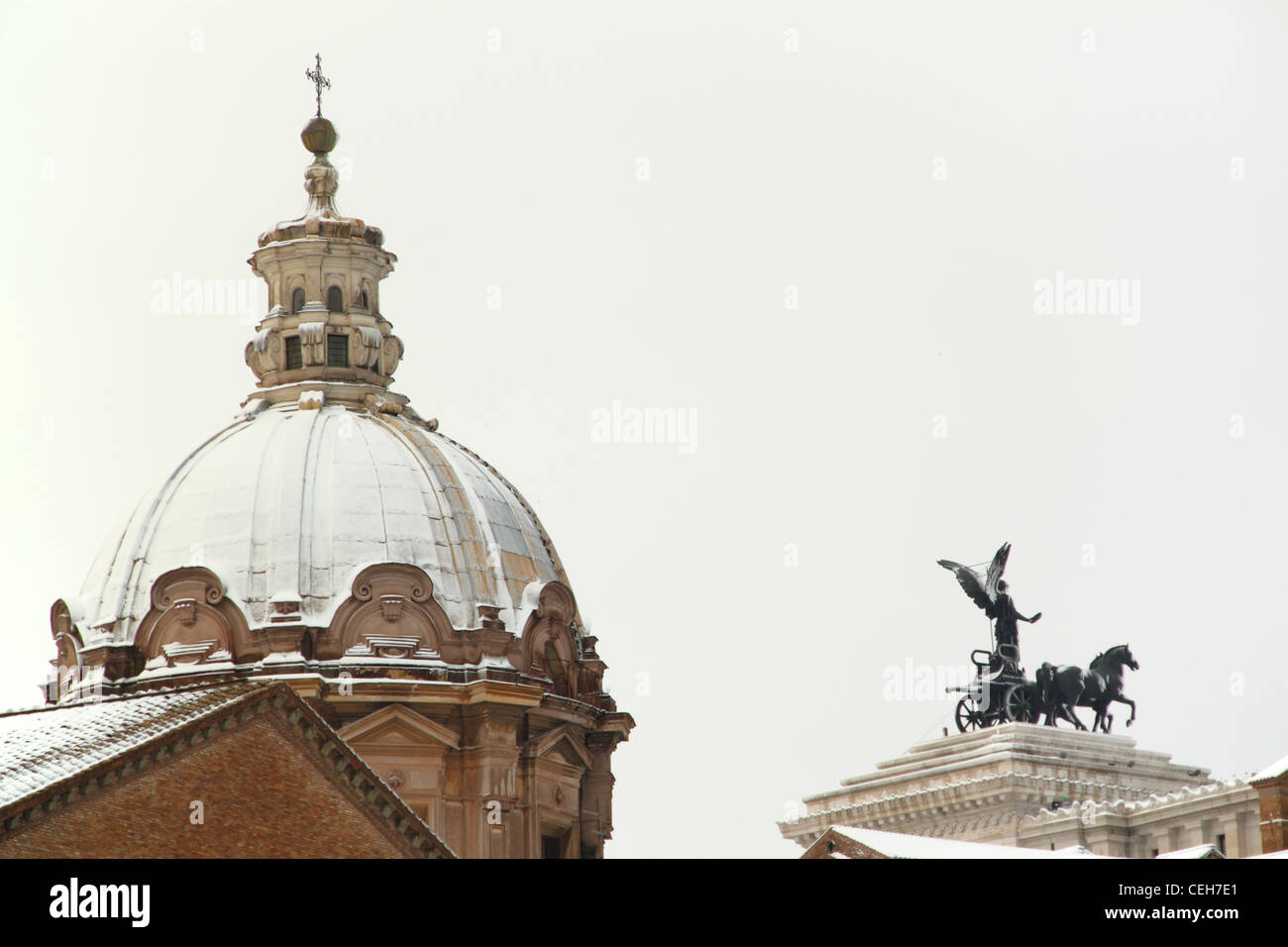 Unter dem Schnee, ein wirklich seltenes Ereignis in der Stadt Rom Stockfoto
