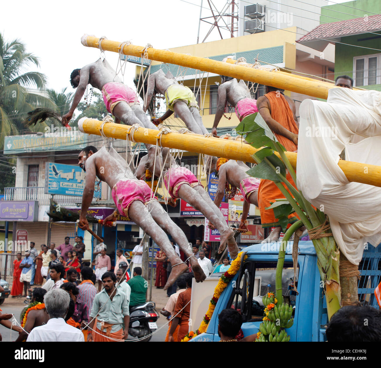Garudanthookkal, eine religiöse Praxis in Thiruvananthapuram, Kerala, Indien. Stockfoto