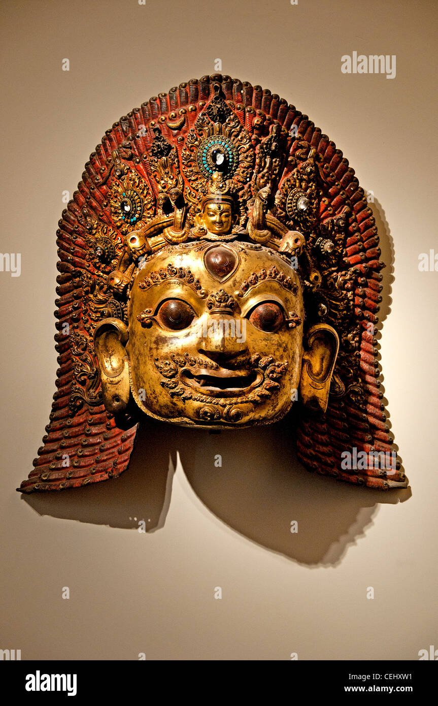 Nepal Shiva Bhairava Maske 17 Jahrhundert Kupfer vergoldet und verkrusteten Nepal Stockfoto