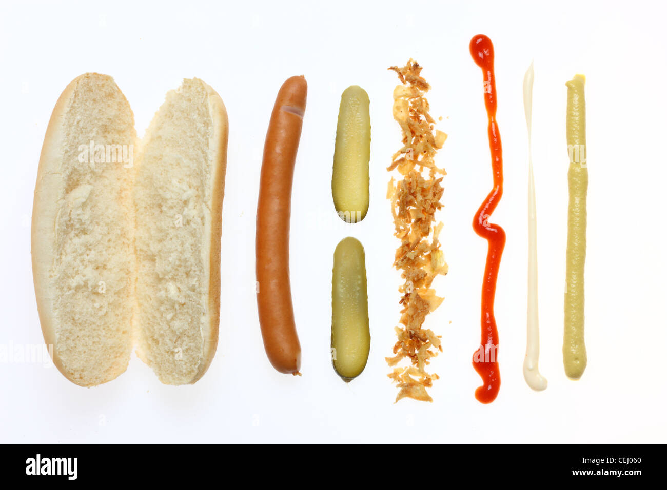 Fast-Food, Ernährung. Zutaten eines Hot dogs. Stockfoto