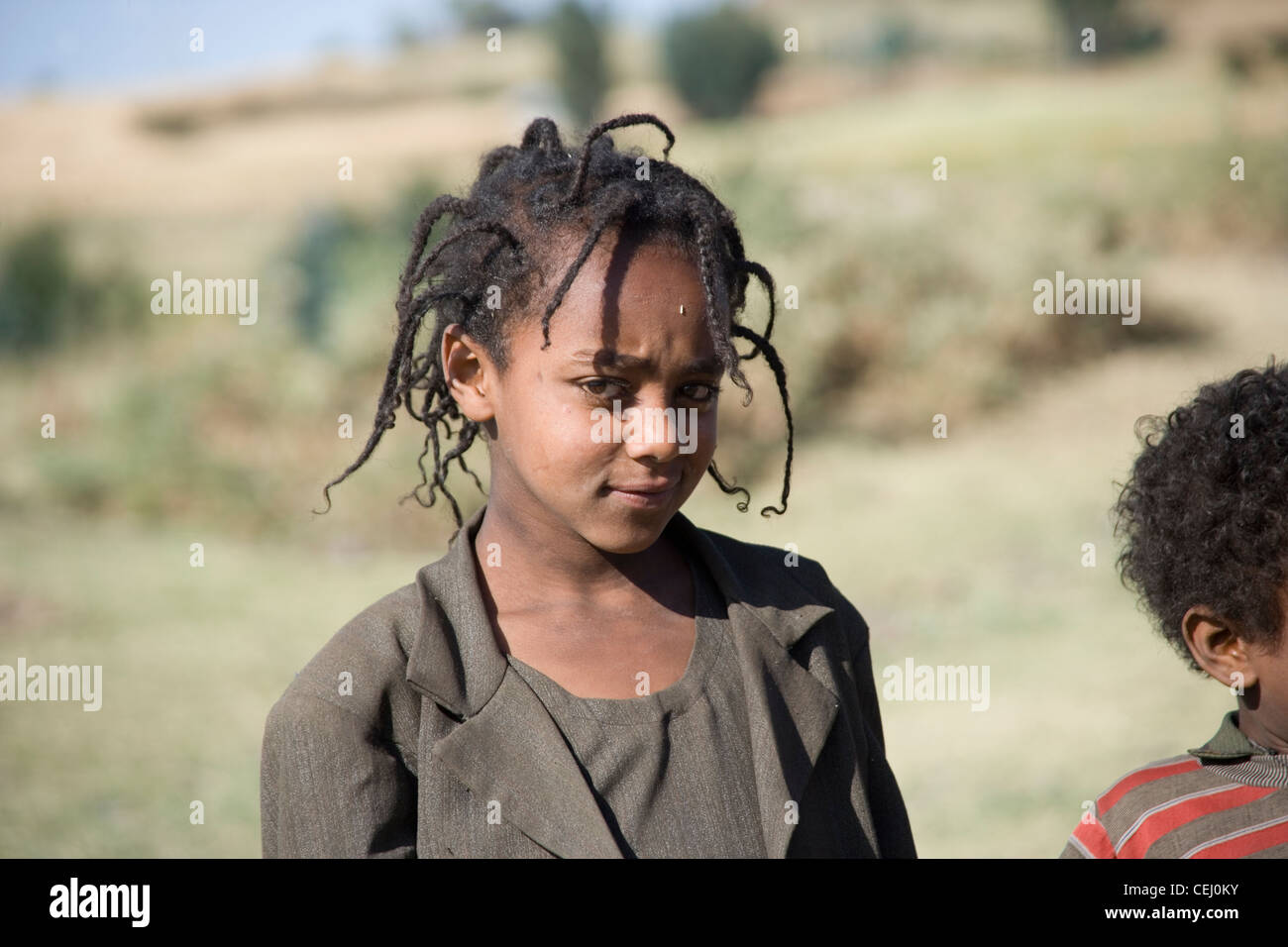 Afrikanische Mädchen auf dem Lande zwischen Debre Libanos und Addis Abeba, Äthiopien Stockfoto