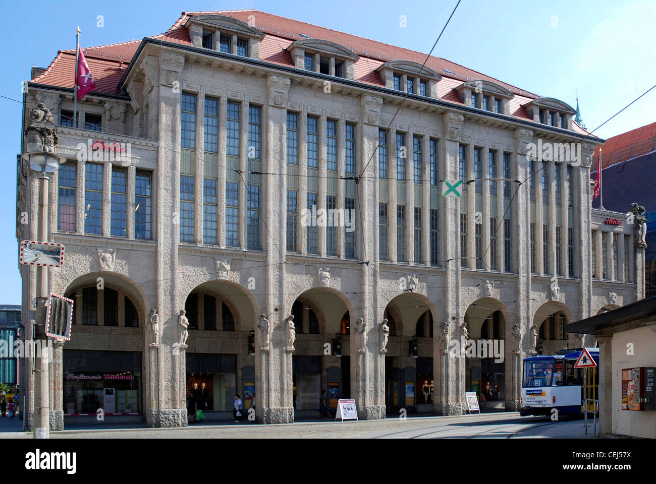 Jugendstil-Kaufhaus am Demianiplatz Görlitz. Stockfoto