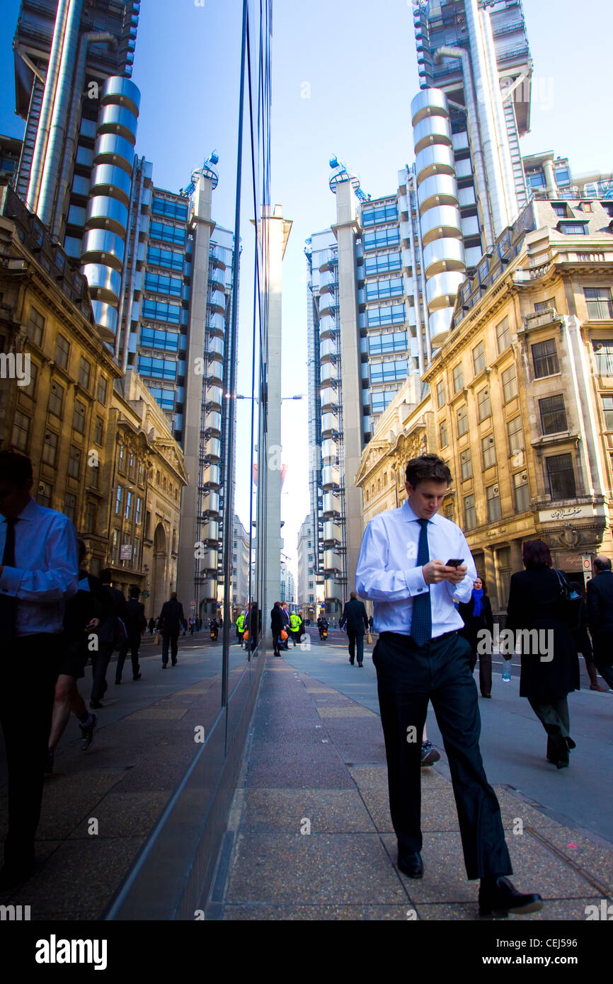 Reflexion der Lloyd Gebäude am Leadenhall Street City of London. Stockfoto