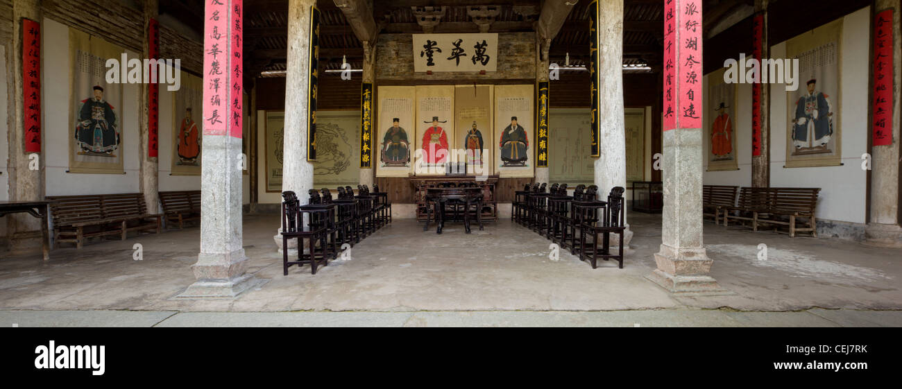 Die Ahnengalerie in einem ländlichen chinesischen Dorf Stockfoto