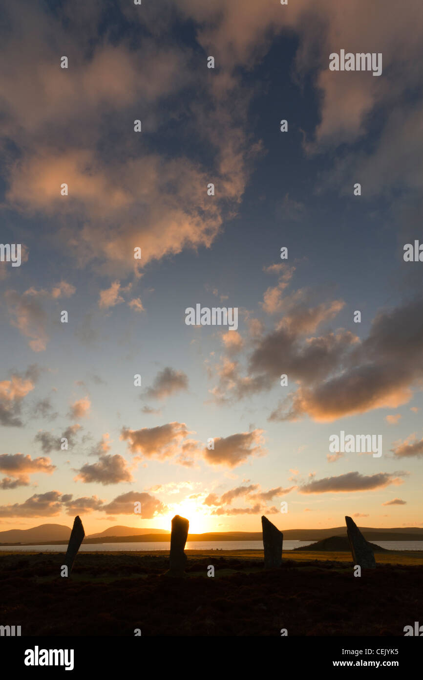 Ring von Brodgar Steinkreis bei Sonnenuntergang, Orkney Stockfoto