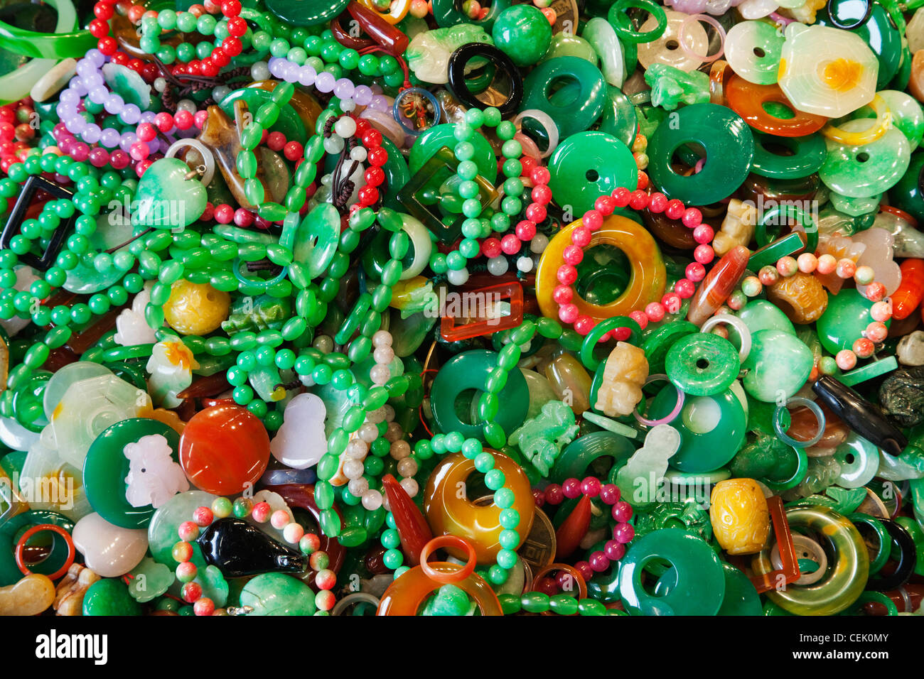 Jade-Schmuck auf dem Jademarkt, Hong Kong, China Stockfoto