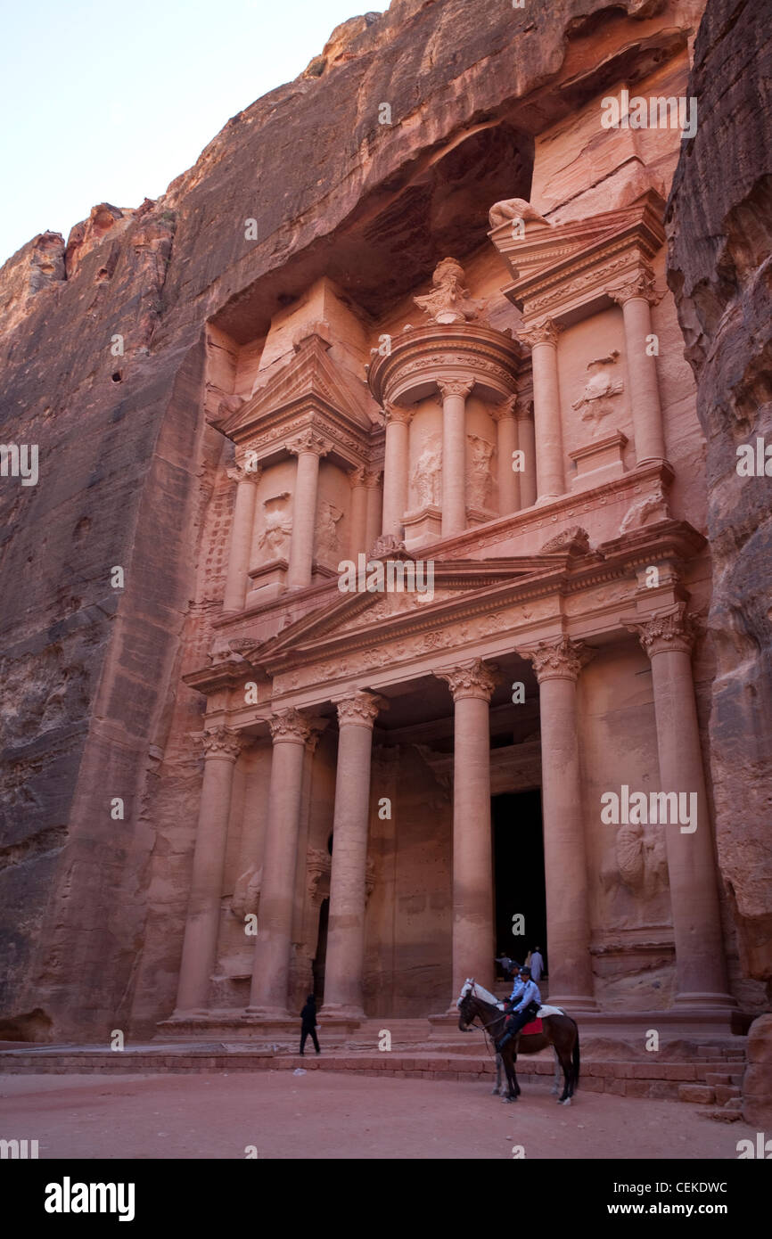 Treasury bauen (el Khazneh) Fassade Khazneh geschnitzt aus Sandstein Felsen Wand Termine 1. Jahrhundert v. Chr. - 1. Jahrhundert n. Chr. aber Stockfoto