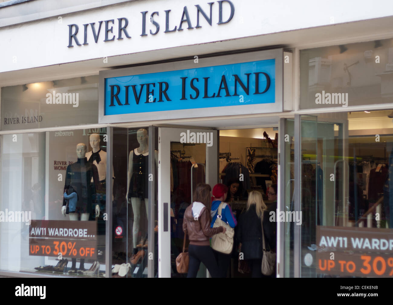River Island High Street-Retail-Shop Verkauf von Markenkleidung, die sich mit den aktuellen Modetrends sind. Stockfoto