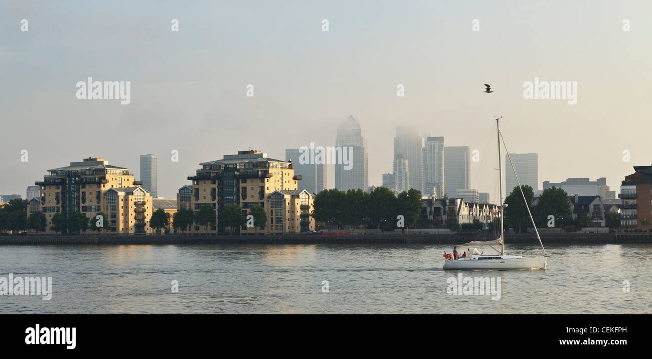 Canary Wharf auf einen August moring Stockfoto