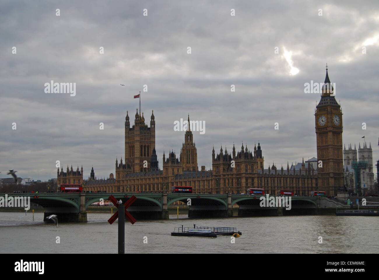 Big Ben und Parlament in London an der Themse, Vereinigtes Königreich Stockfoto