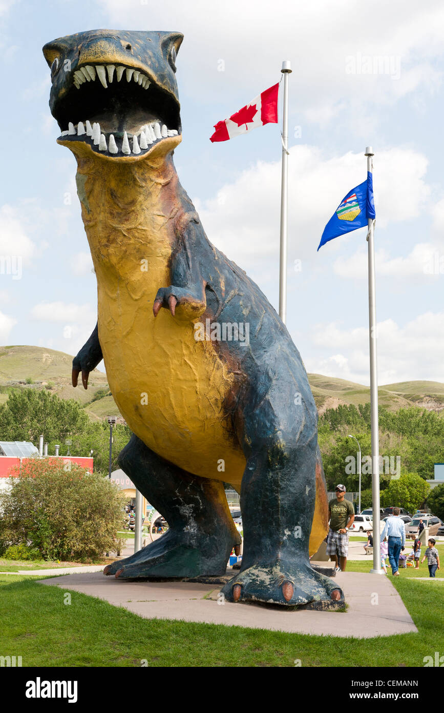 Die weltweit größte Dinosaurier, in der Nähe von Drumheller, Alberta, Kanada. Es ist ein 4,5 mal lifesize Modell der Tyrannosaurus Rex. Stockfoto