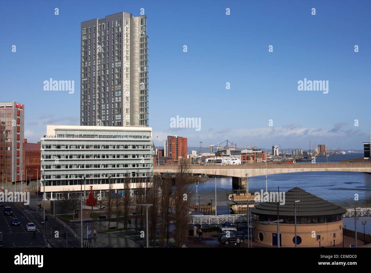 Blick über den Fluss Lagan und Obel Turm Belfast Nordirland Stockfoto