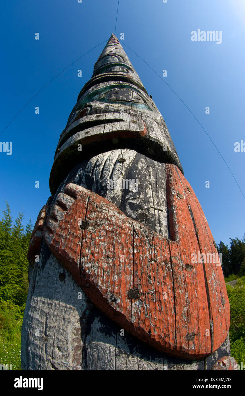 Der weltweit höchste Totempfahl, 130', geschnitzt von den Tlingit Menschen, Kake, Alaska Stockfoto