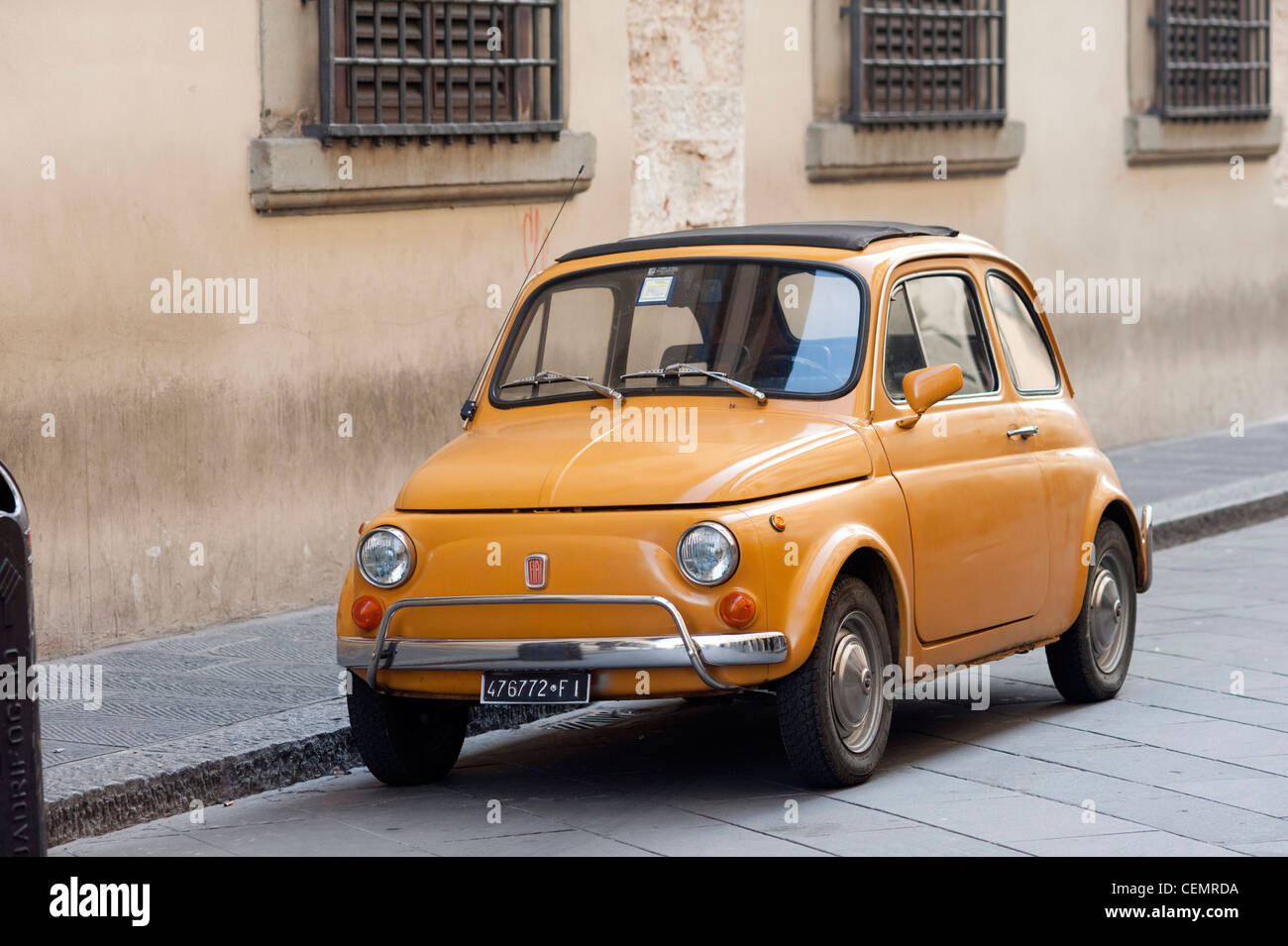 Alten Stil Fiat 500 - in Florenz Italien Stockfoto