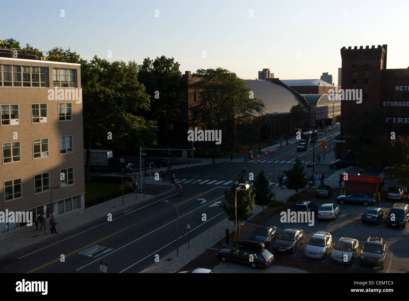 Die Kreuzung von Massachusetts Avenue und Vassar Street in Cambridge, MA am 24.09.08 gesehen. Stockfoto