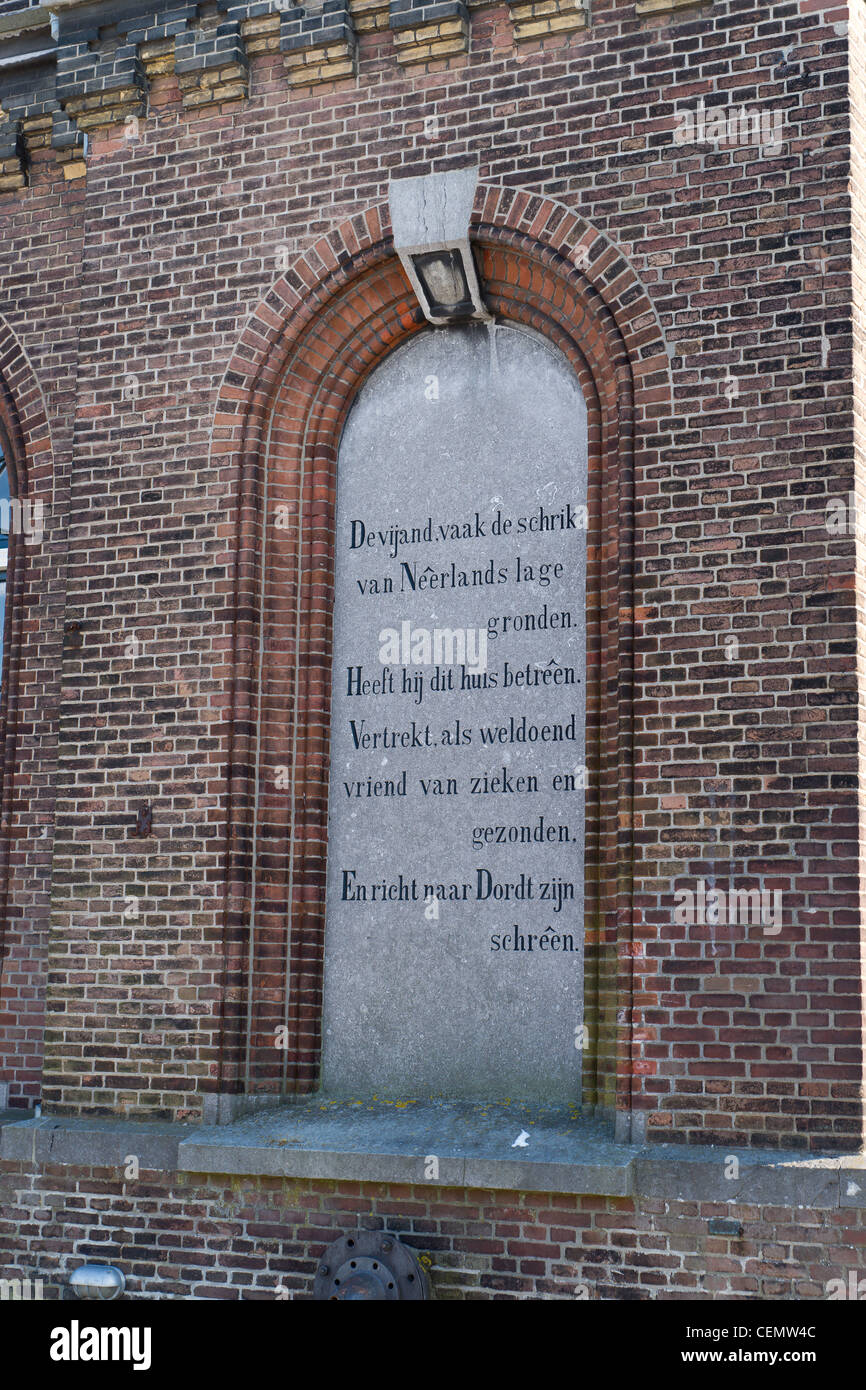 Gedicht in niederländischer Sprache an der Wand des Hotel Villa Augustus Stockfoto