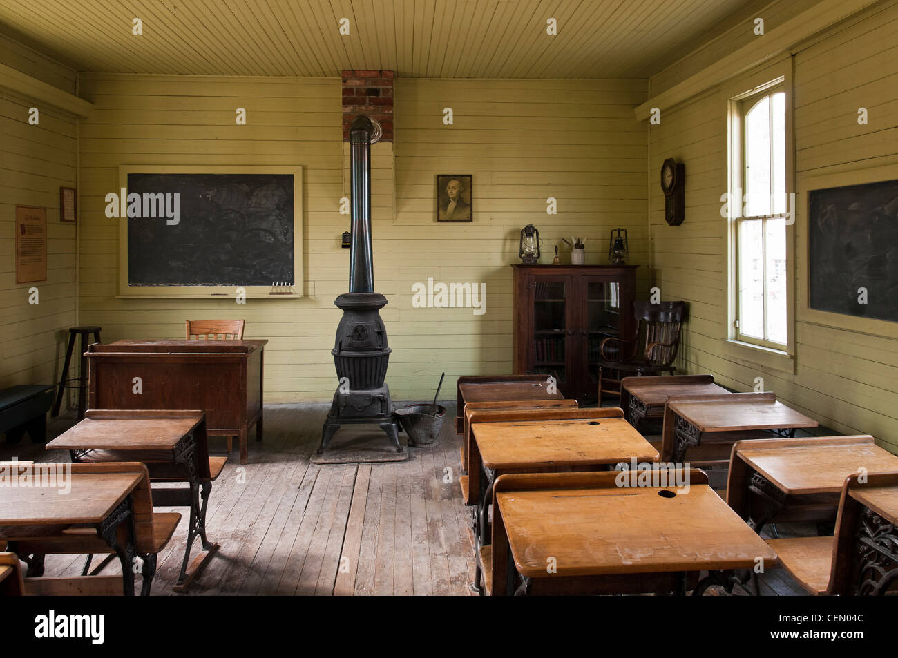 Im Inneren der Guy Hill Schulhaus, Clear Creek History Park, Golden, Colorado. Stockfoto