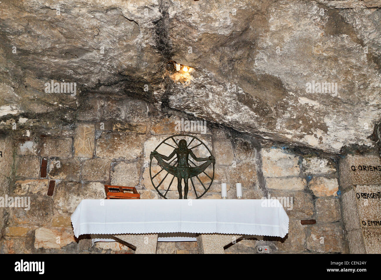 Im Inneren der Kirche der Geburtskirche in Bethlehem, Israel, eine christliche heilige Stätte, Kennzeichnung der traditionellen Geburtsort Christi Stockfoto