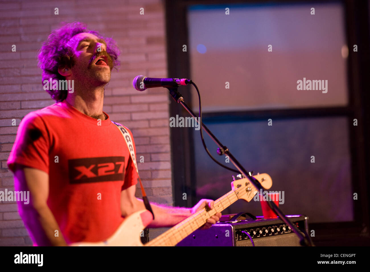 Religiöse/Psychedelic/Punk Rock Band pterodactyl führt in der zweiten Nacht der Braten 2009 lenken. Stockfoto