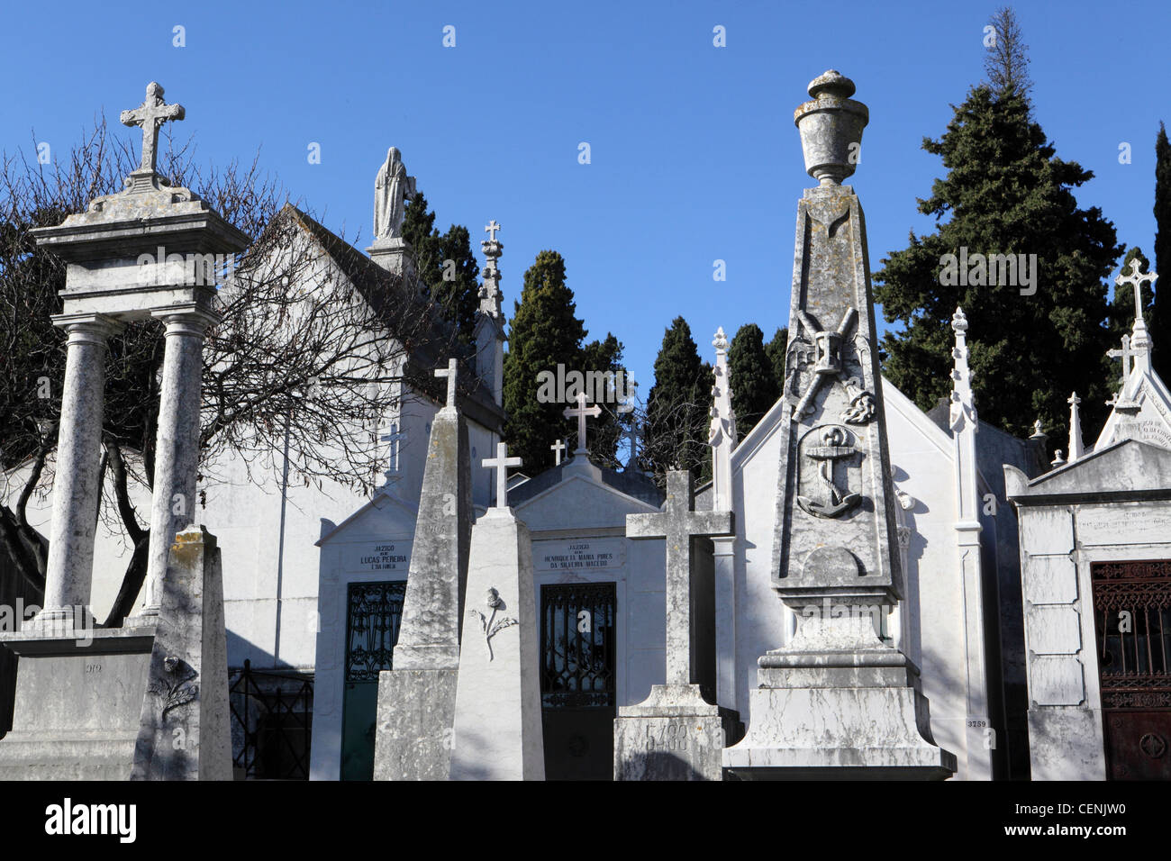 Lissabons größte Friedhof, Cemiterio Dos Prazeres (Friedhof der Vergnügungen). Stockfoto