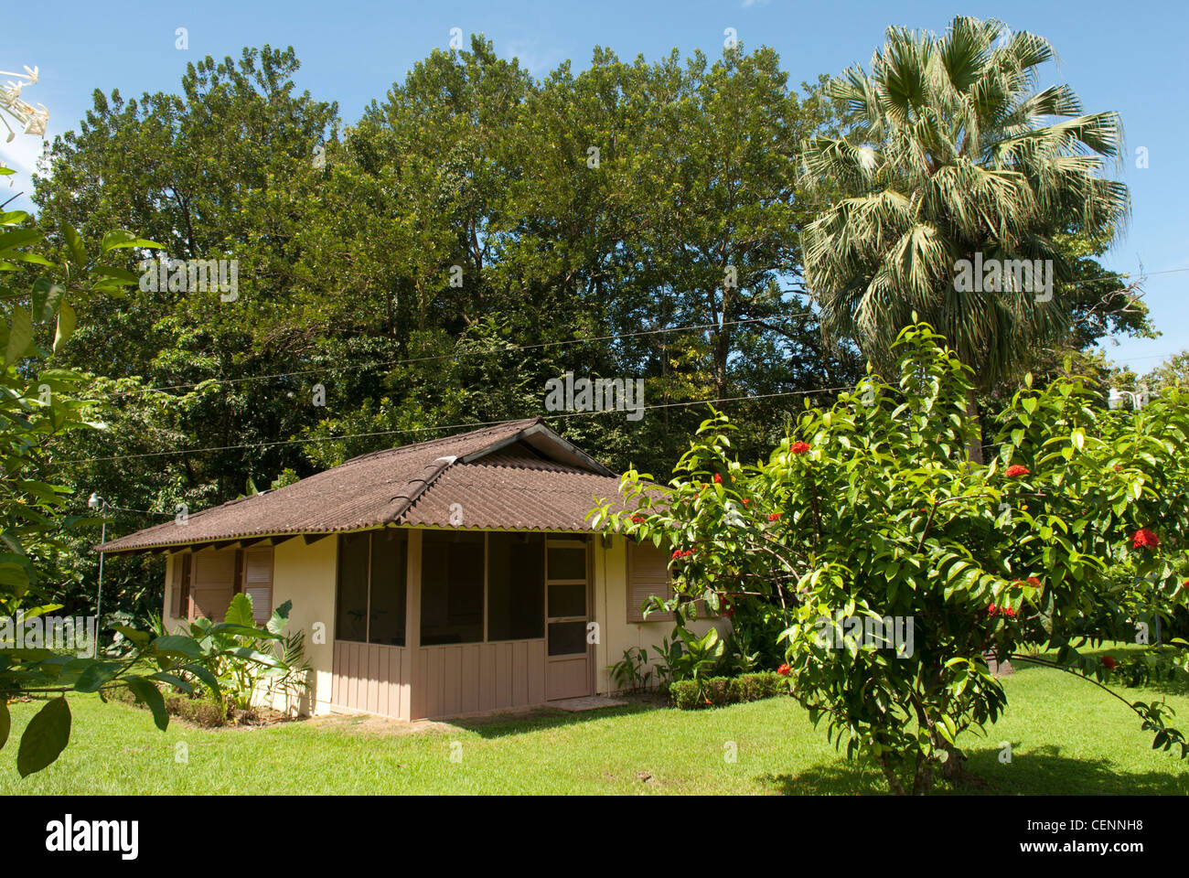 Tropische Gärten und Hotels Lodges im Hacienda Baru, Baru, Costa Rica. Stockfoto