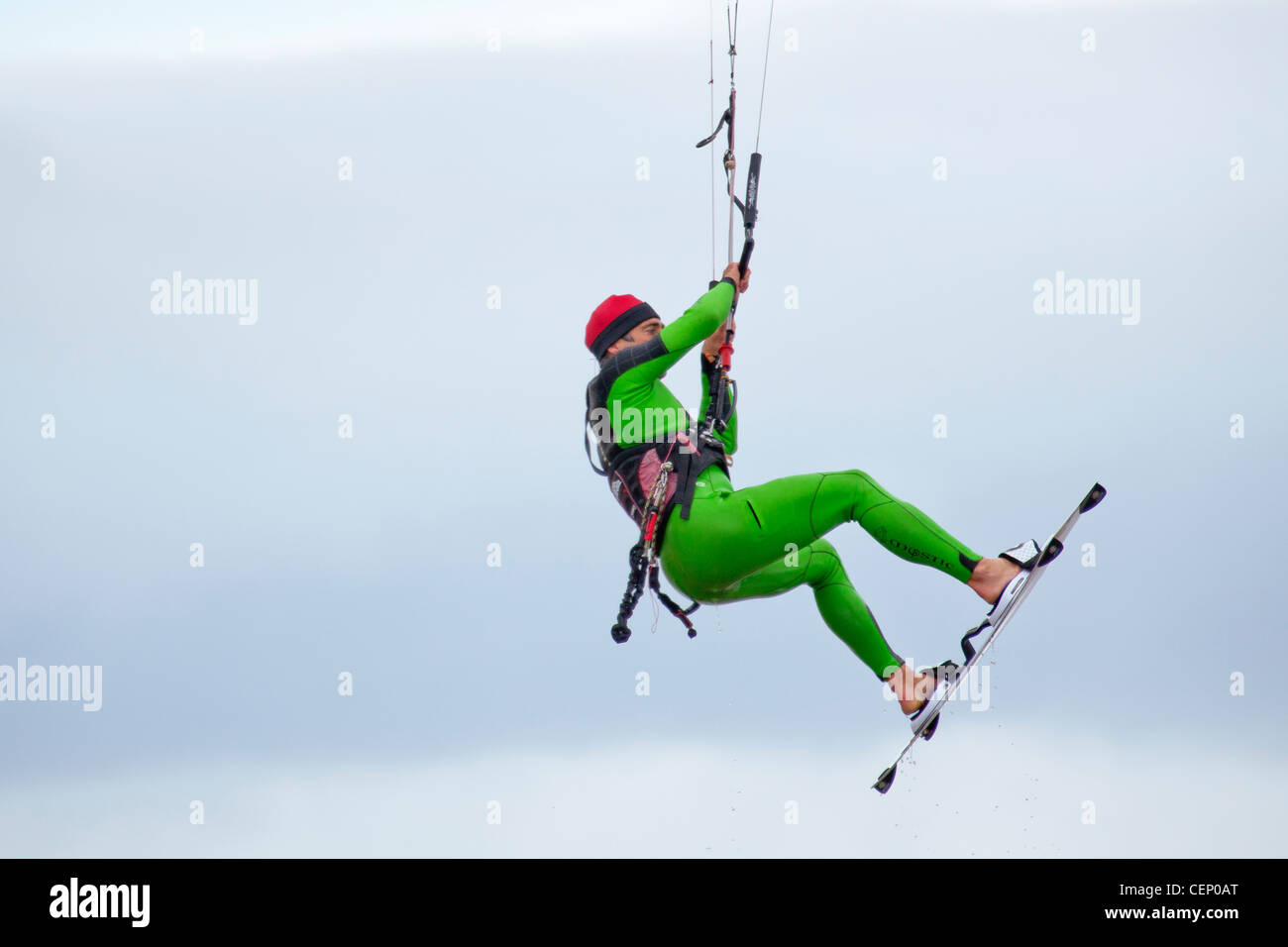 Kite Boarder Kitesurfer hautnah in kräftige Brise Stockfoto