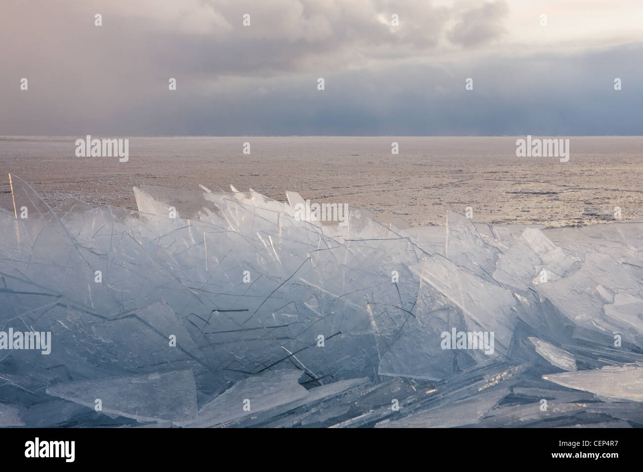 Eisbrocken am Lake Superior; Grand Portage Minnesota Vereinigte Staaten von Amerika Stockfoto