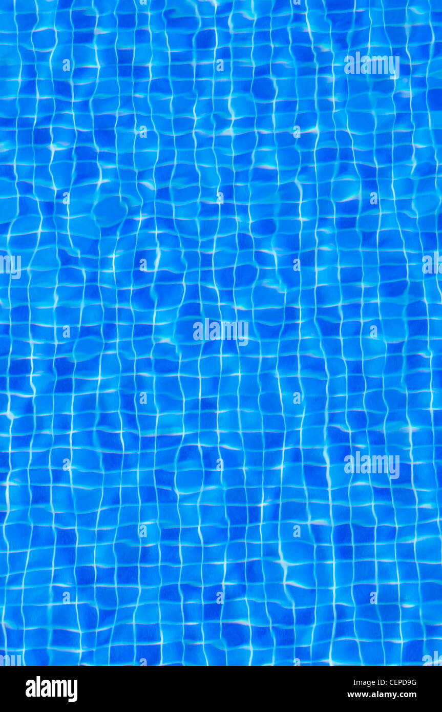 Aqua-Marine blaue Mosaik Fliesen auf dem Boden eines Pools in Griechenland Stockfoto
