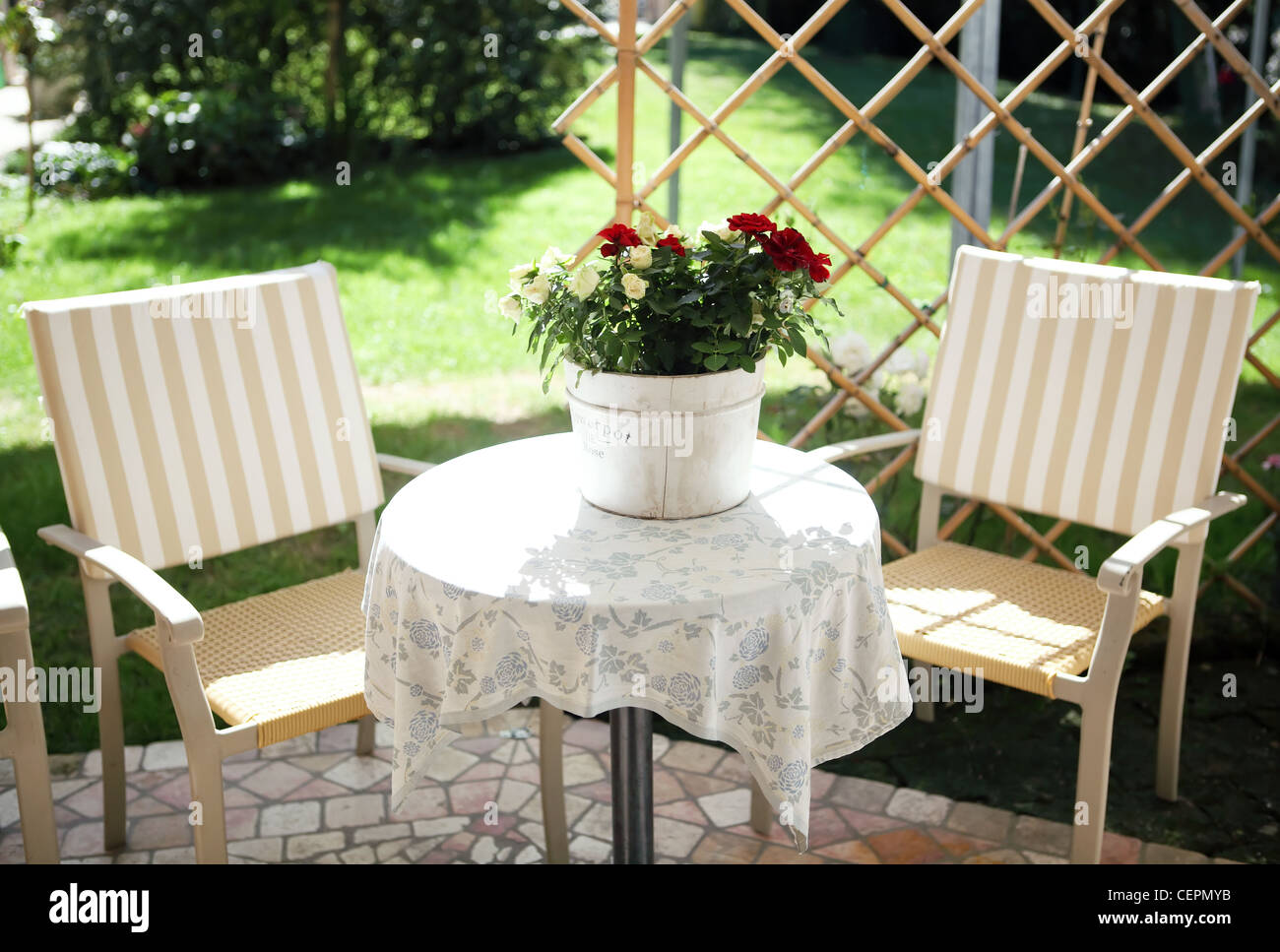 Grüne Terrasse, schöner Ort zum Entspannen Stockfoto