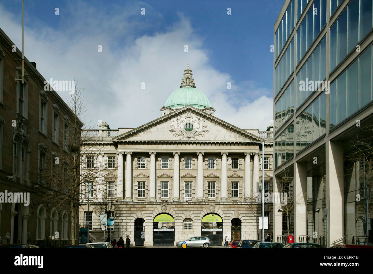 Das klassische Renaissance Exterieur der Belfast City Hall von Linenhall Straße betrachtet. Stockfoto