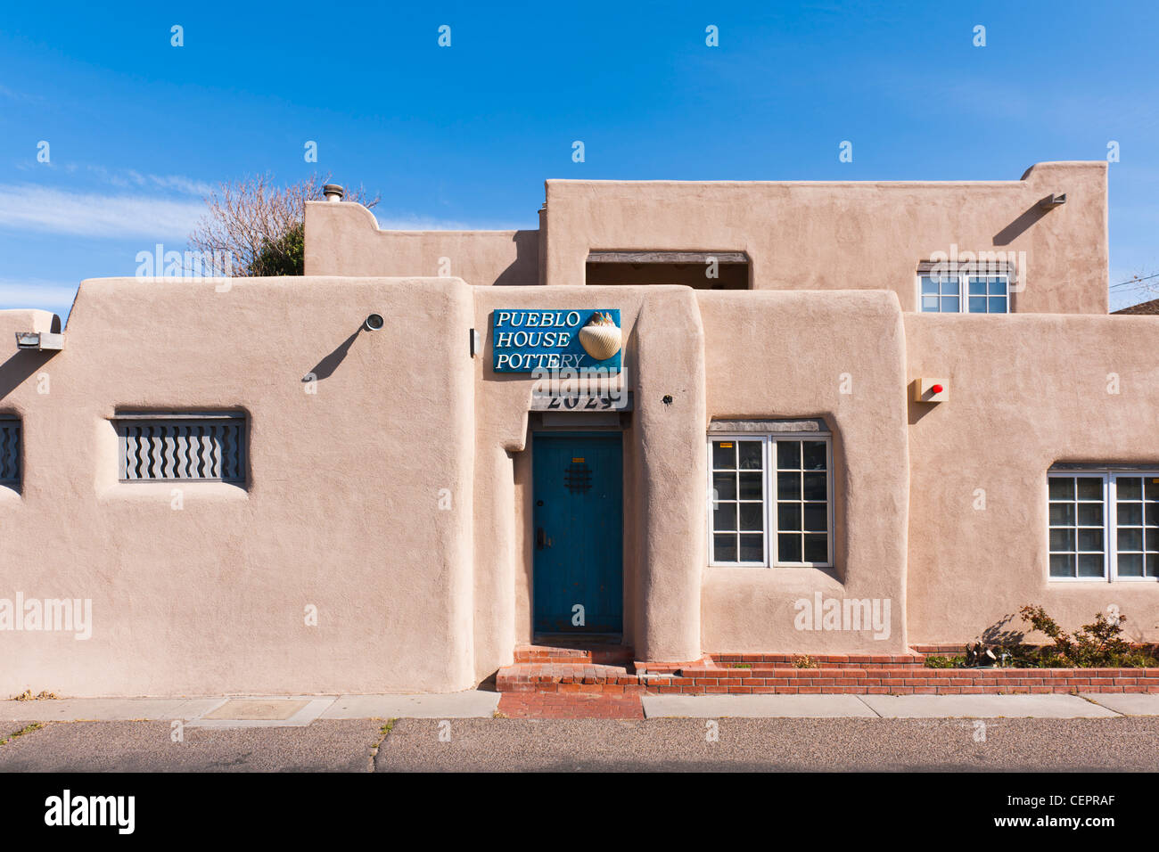 Pueblo spanischen Stil Adobe Gebäude, Albuquerque Stockfoto