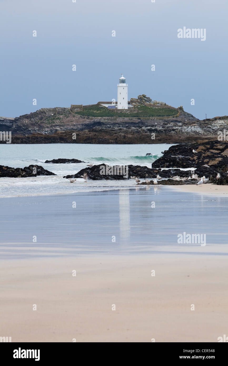 Godrevy Leuchtturm, erbaut im Jahre 1859 zum Schutz der Schiffe von einem Riff namens die Steinen. Stockfoto