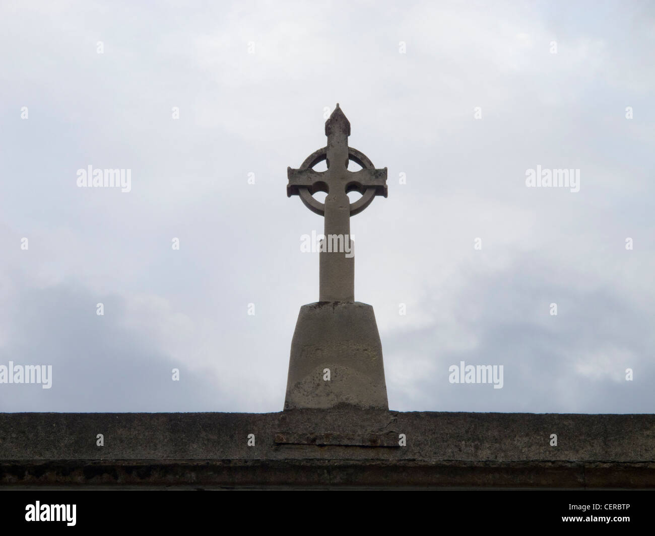 Irisches Kreuz auf Eblana Avenue in Dun Laoghaire Leinster, Irland Stockfoto