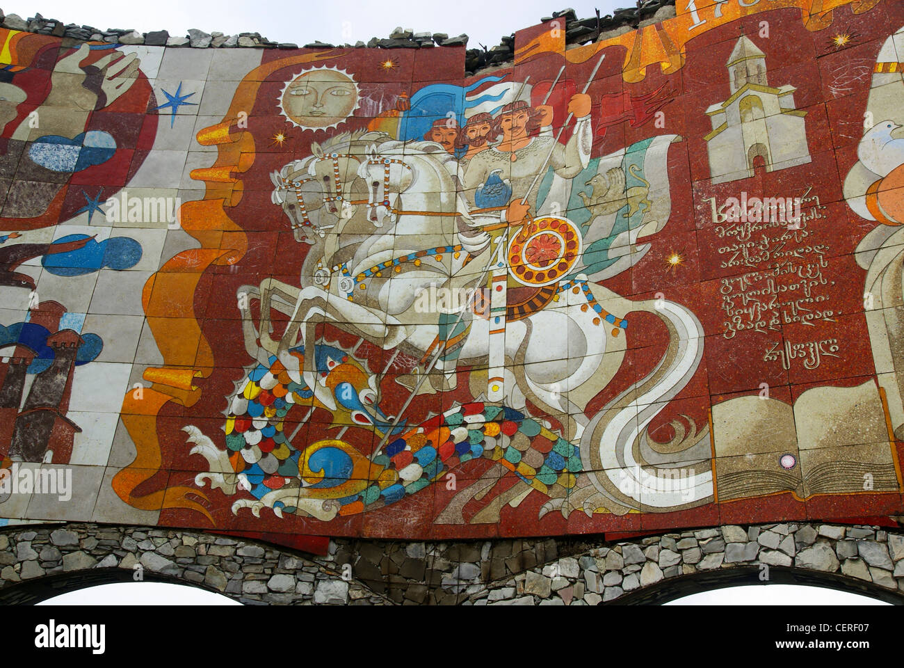 Georgien, georgische Militär Highway, Sowjet-Ära Russland Georgien Freundschaft Denkmal Stockfoto