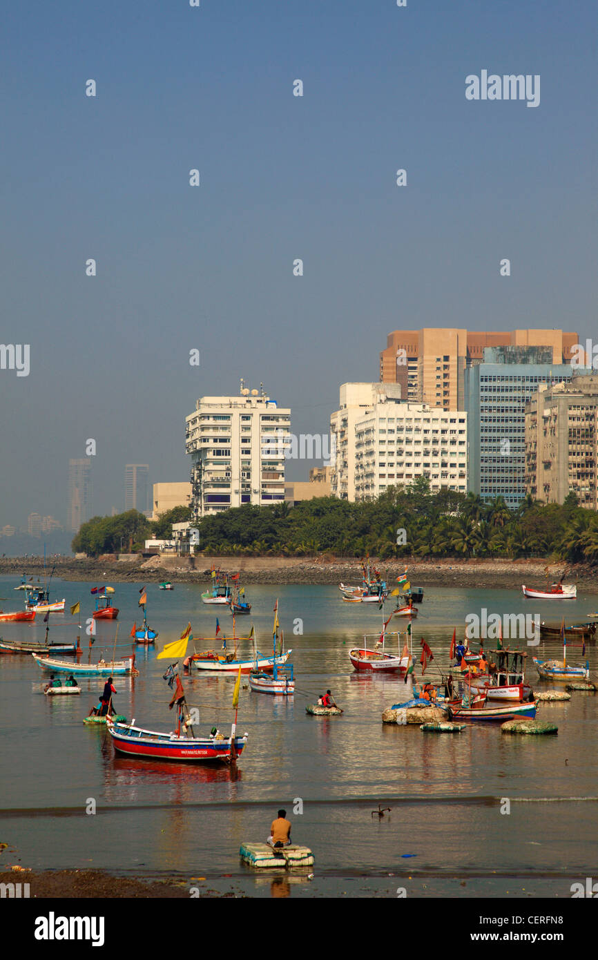 Indien, Maharashtra, Mumbai, Angeln, Boote, Nariman Point, Skyline, Stockfoto