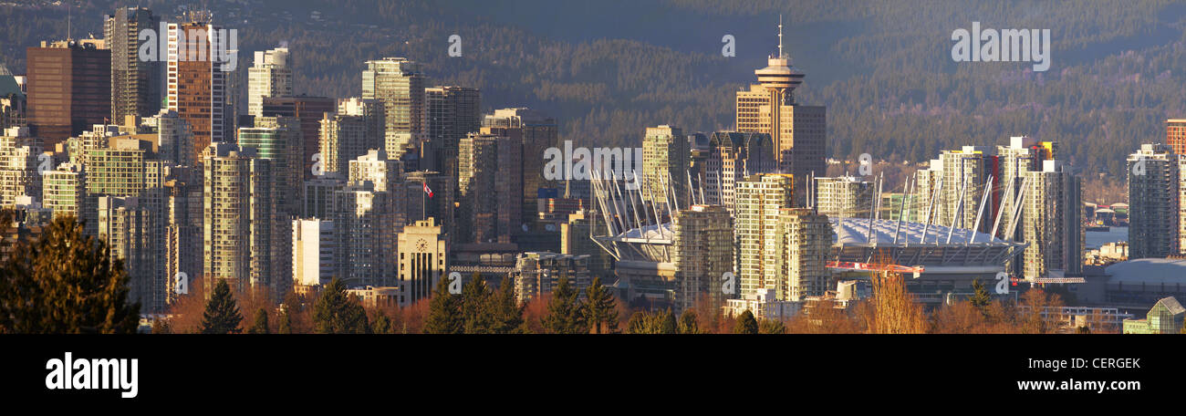 Vancouver BC Kanada Skyline der Stadt und Landschaft Sonnenuntergang Panorama Stockfoto