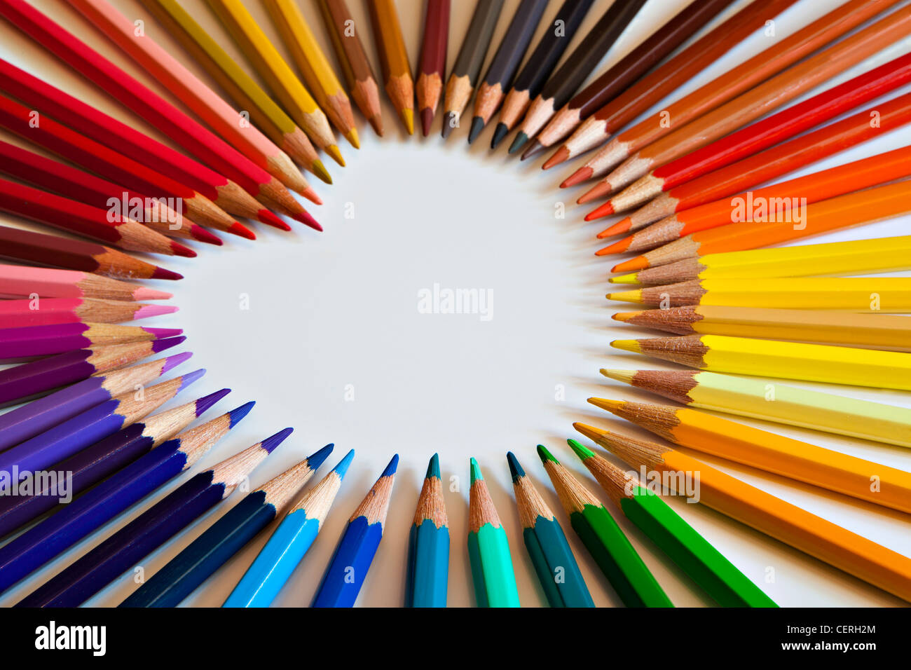 Bleistift-Farben gestalten ein Herz Stockfoto