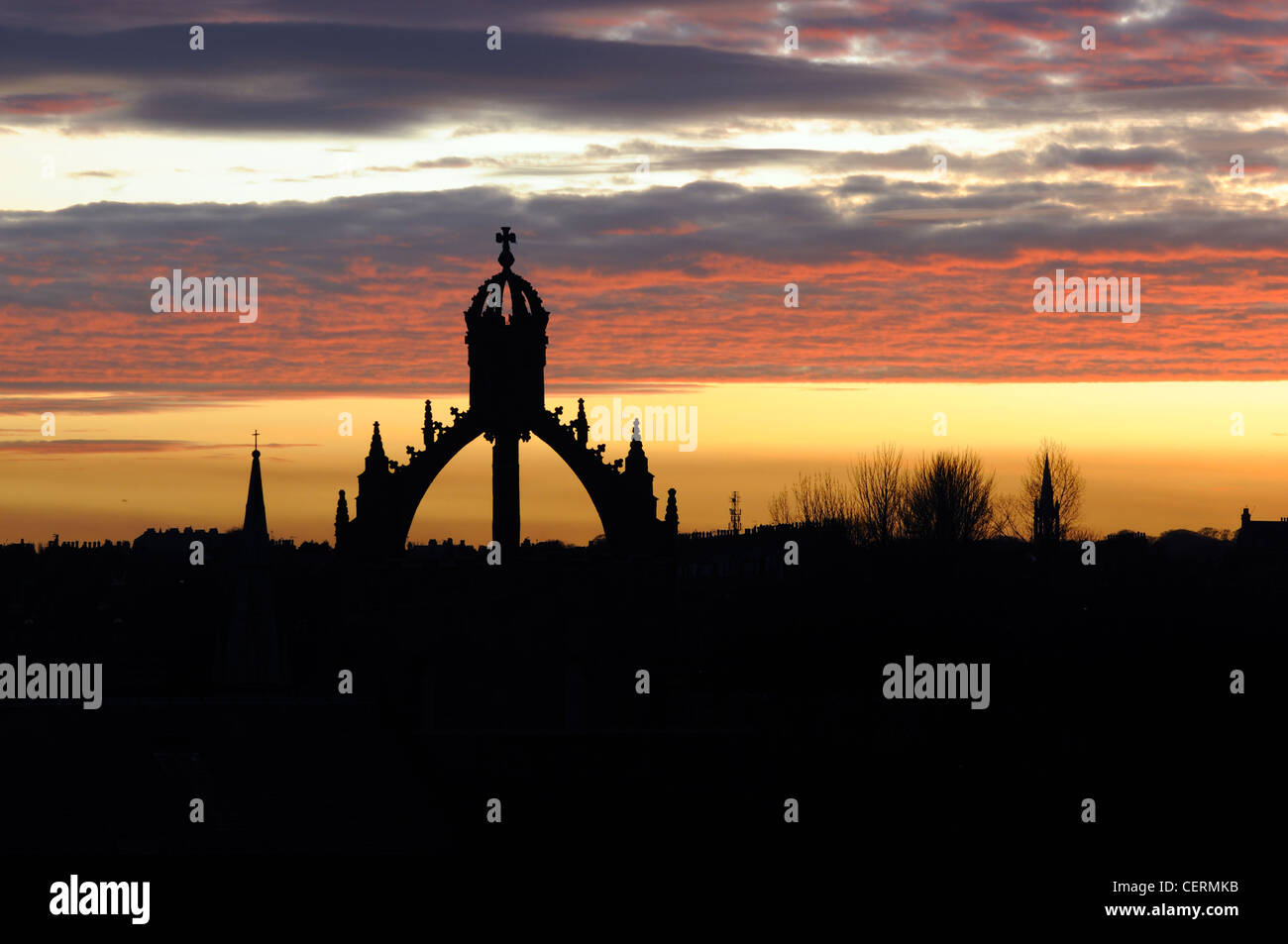 Silhouette der Kronenturm, Kings College, Aberdeen Stockfoto