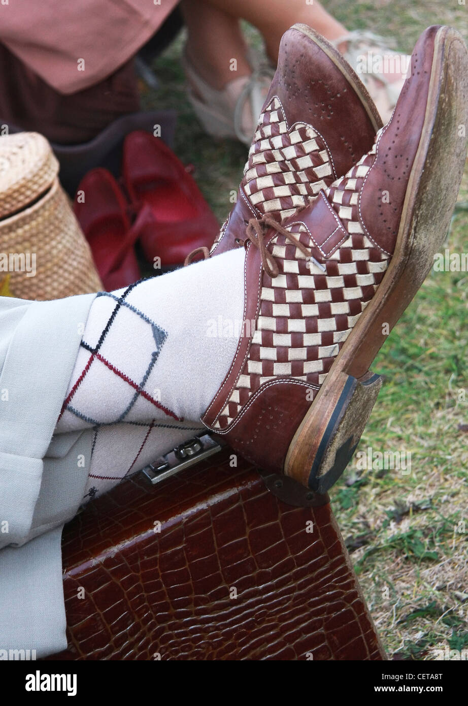 Retro-Schuhe und Socken beim Goodwood Revival. Stockfoto