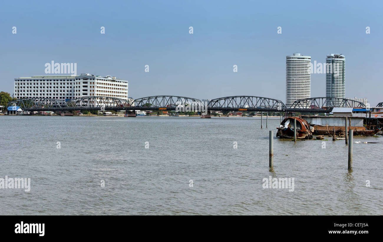 Ansicht nach Krung Thon Brücke, Dusit, Bangkok Stockfoto