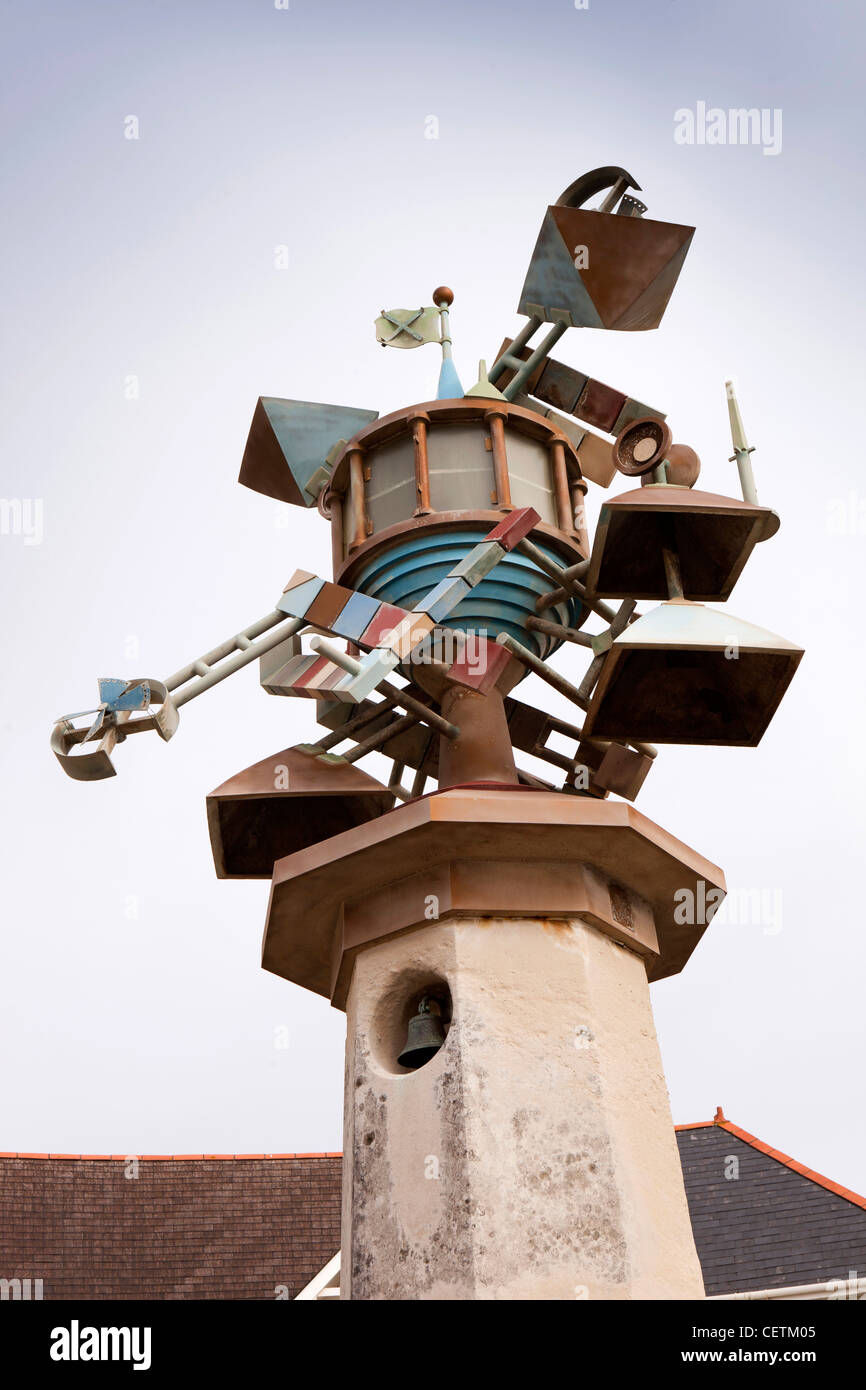 Großbritannien, Wales, Swansea, Seeviertel, Leuchtturm Turm von Robert Conybear an Promenade Skulpturenweg Stockfoto