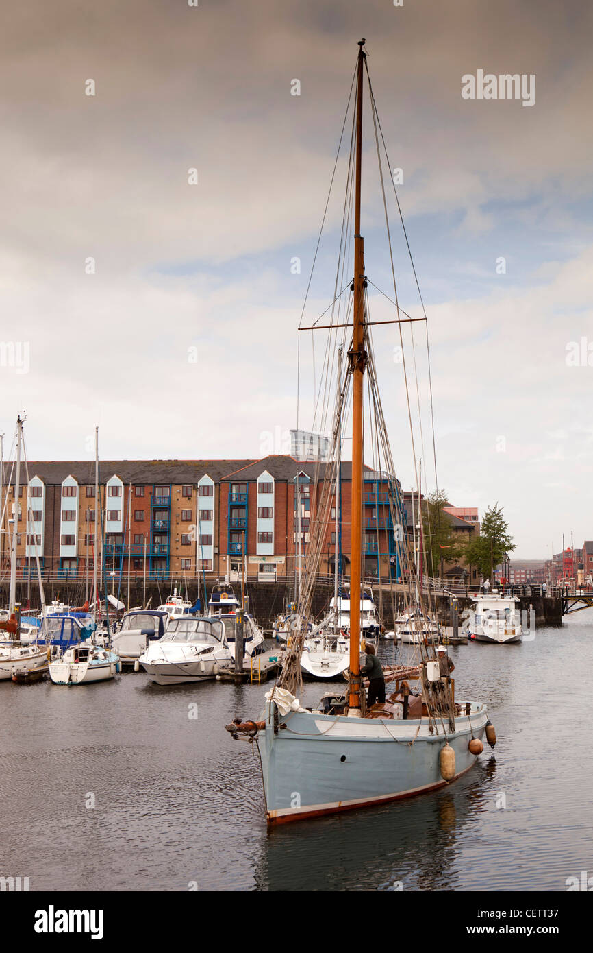 Großbritannien, Wales, Swansea, Seeviertel, historische Bristolkanal pilot Cutter Peggy verlassen der Marinas Stockfoto