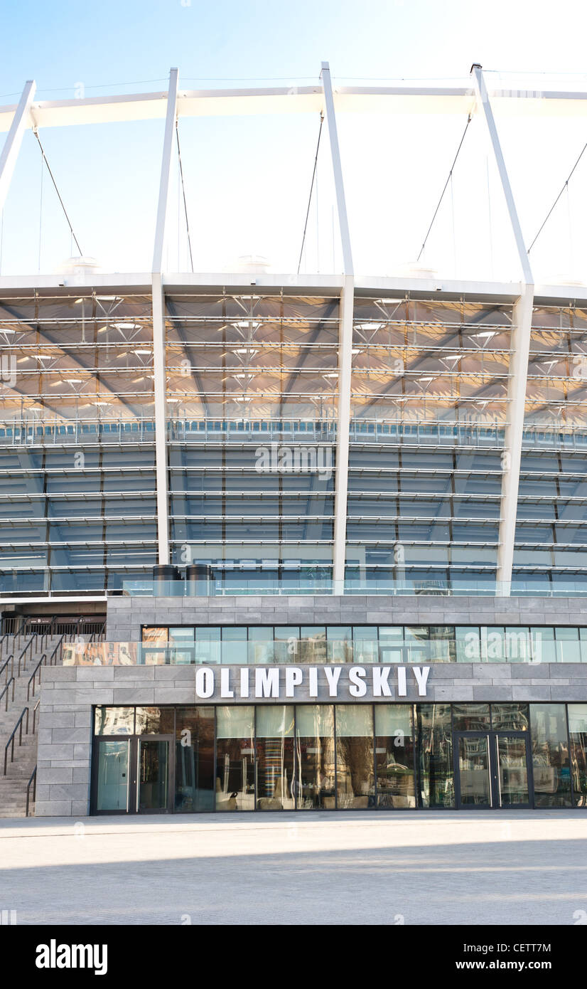 Außenansicht des Olympijskyj Stadion in Kiew, die das Endspiel der Fußball UEFA Europameisterschaft Euro 2012 hosten wird. Stockfoto